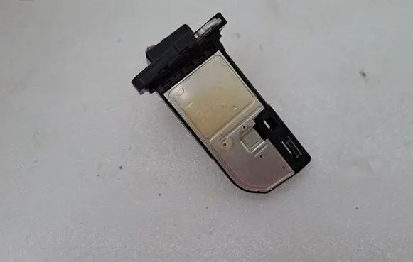 Toyota Avensis T270 Mass air flow meter 2220426010