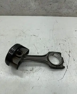 Porsche Macan (95B) Piston with connecting rod