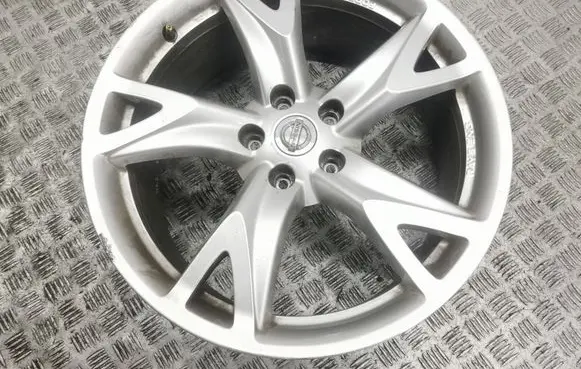 Nissan 370Z R19 alloy rim 