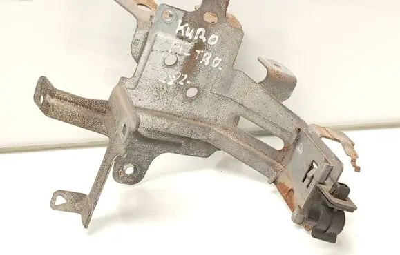 Suzuki Grand Vitara II Fuel filter bracket/mount holder 