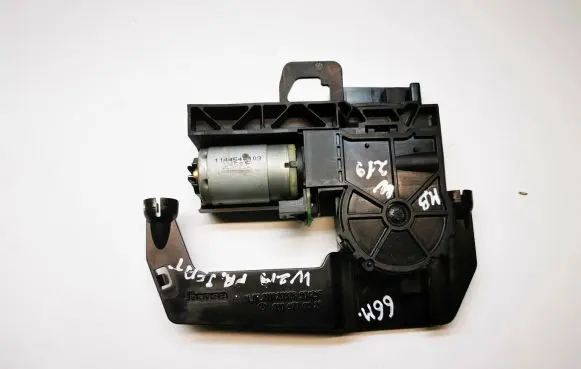 Mercedes-Benz R W251 Seat adjustment motor 0009700026