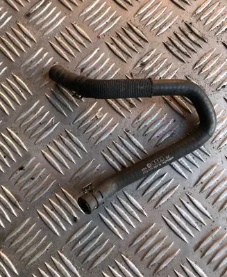Audi A4 S4 B7 8E 8H Engine coolant pipe/hose 8E0121107S