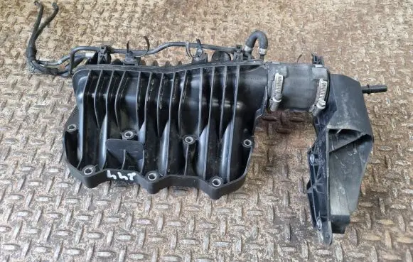 Ford Focus Intake manifold 1047092S01 1060231S01