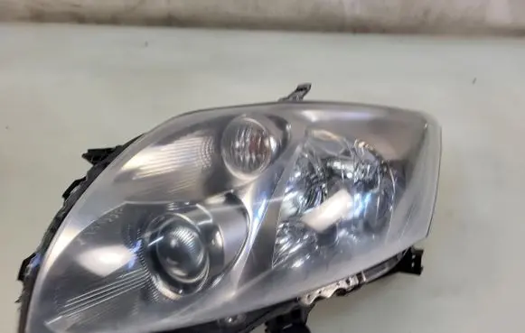 Toyota Auris 150 Headlight/headlamp 81150-02500