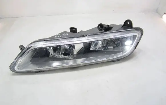 Volkswagen PASSAT B7 Front fog light 176623