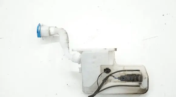 Audi A3 S3 8V Windshield washer fluid reservoir/tank 5Q0955448