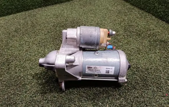 Renault Master III Starter motor 233003581R A4709060400