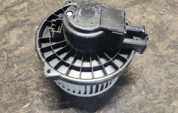 Subaru XV Heater fan/blower 8727006060 T1017802F