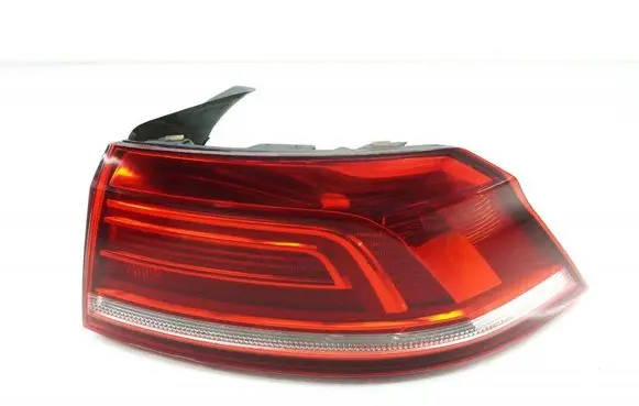 Volkswagen PASSAT B8 Rear/tail lights 