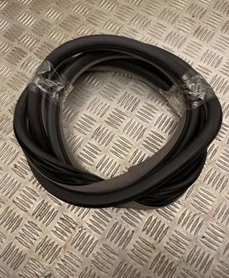 Alfa Romeo 166 Front door rubber seal 