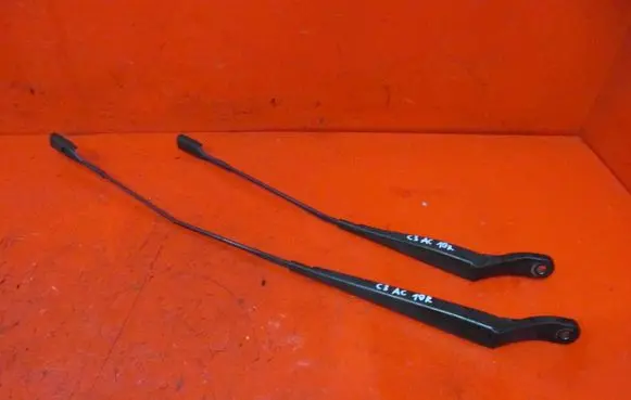 Citroen C3 Aircross Front wiper blade arm 39079980 39079979