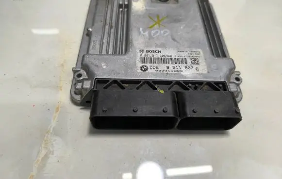 BMW 5 F10 F11 Engine control unit/module 8511907 030013280 0281017325