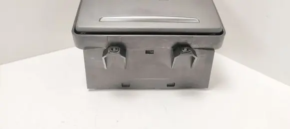 Cup holder front