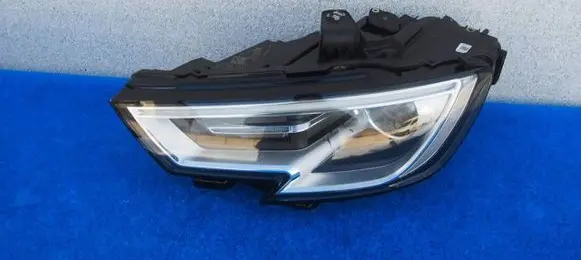 Audi A3 S3 8V Headlight/headlamp 8V0941005E