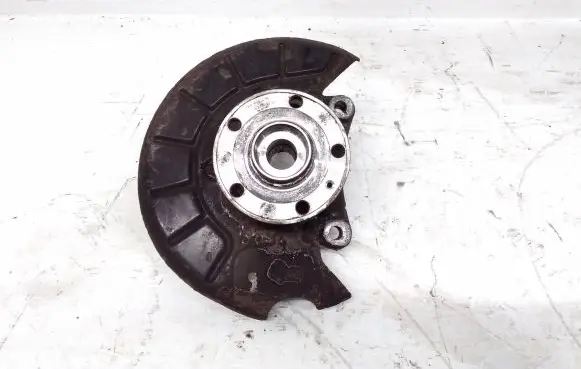 Volkswagen Passat Alltrack Front wheel hub spindle knuckle