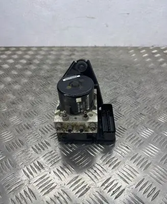 Volkswagen Touran II ABS Pump 1K0907379BM 1K0614517ED