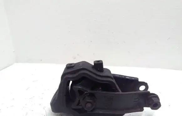 Volvo S80 Engine mount bracket 8070M18