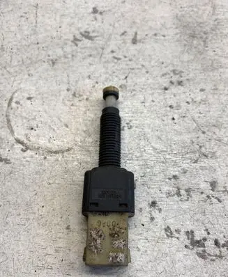 Audi A4 S4 B5 8D Brake pedal sensor switch 800911807b