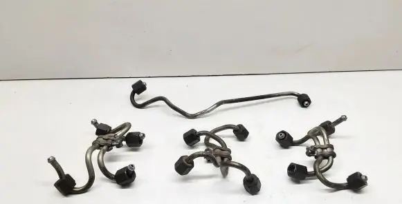 BMW 5 E60 E61 Fuel injector supply line/pipe 