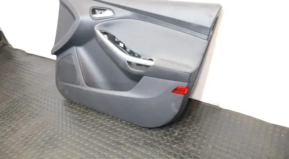 Ford Focus Front door card panel trim