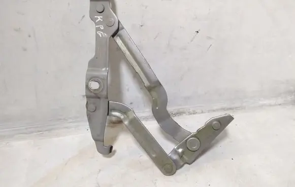 Audi A4 S4 B5 8D Tailgate/trunk/boot hinge 8D5827302C