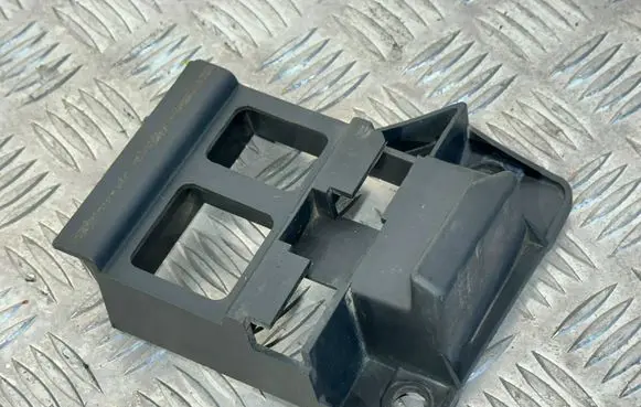 Mercedes-Benz Sprinter W906 Front bumper mounting bracket A9068850163