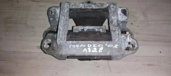 Ford Mondeo Mk III Engine mount bracket