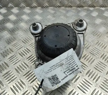 Mercedes-Benz Vito Viano W447 Engine mount bracket A4472410213