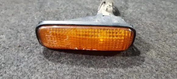 Honda Prelude Front fender indicator light