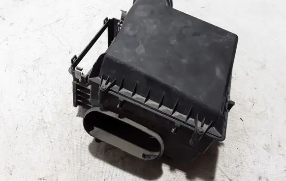 Mercedes-Benz CLA C117 X117 W117 Air filter box A645090001