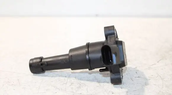 Volkswagen Golf VII Oil level sensor 03F907660D