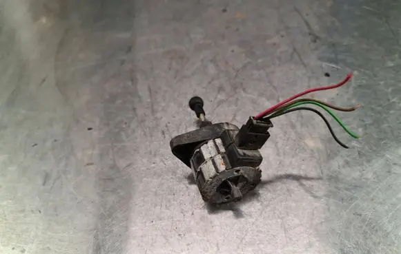 Volkswagen PASSAT B4 Headlight level adjustment motor 357941295