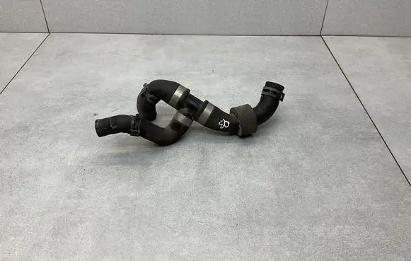 Audi Q3 8U Engine coolant pipe/hose 04L121087