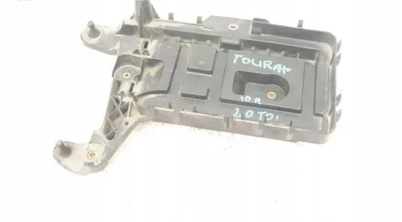 Volkswagen Touran I Battery box tray brak