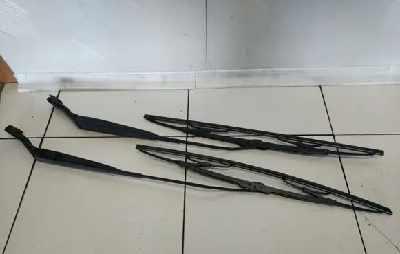 Nissan Micra Windshield/front glass wiper blade 