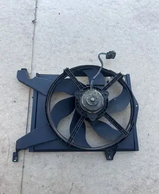 Mitsubishi Space Star Radiator cooling fan shroud 8240276