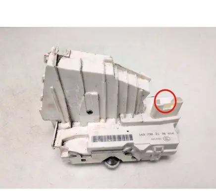 Mercedes-Benz ML W164 Rear door lock 1697302135 A053702