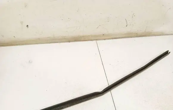 Volvo V60 Front door glass trim molding