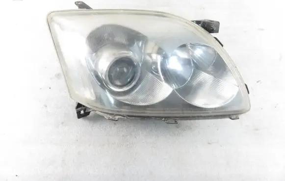 Toyota Avensis T250 Headlight/headlamp