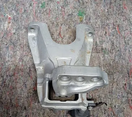 Honda Civic X Engine mounting bracket 50820TBCA01
