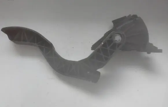 Audi A6 S6 C5 4B Accelerator throttle pedal 8D1723523P