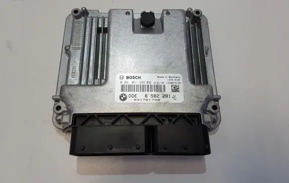 BMW 1 F20 F21 Engine control unit/module ECU 8582281
