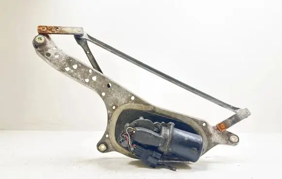 Renault Laguna II Front wiper linkage and motor 8200000525