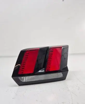 Tailgate rear/tail lights