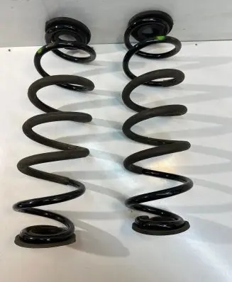 Toyota C-HR I Rear coil spring