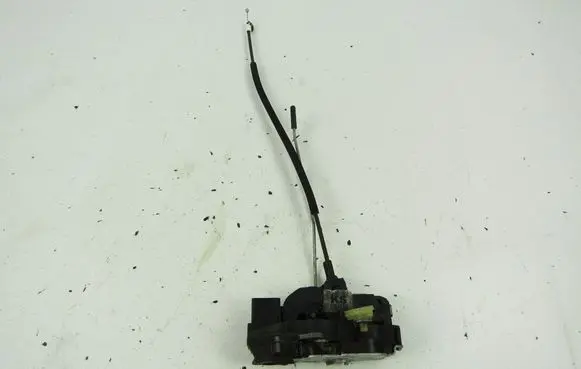 Opel Insignia A Front door lock 