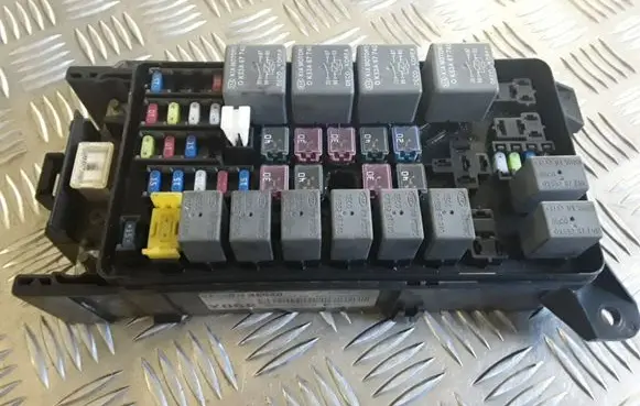 KIA Sorento Fuse module 911603E040