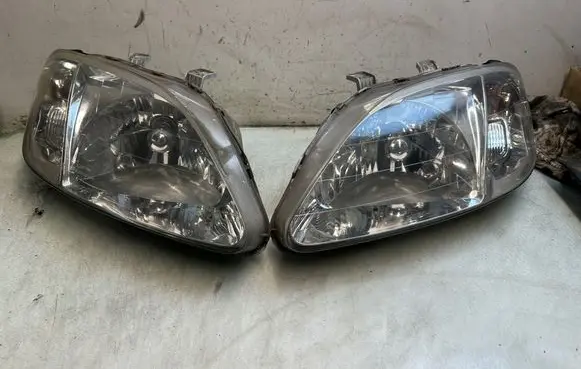 Honda Civic Headlight/headlamp 2171131R