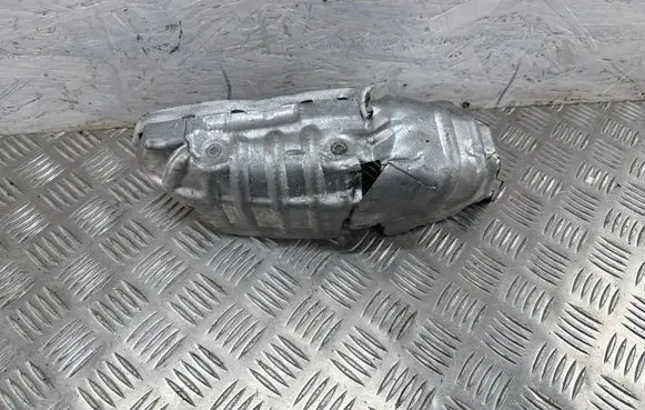 BMW 3 G20 G21 Heat shield in engine bay 8585811
