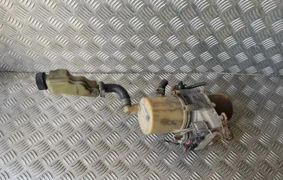 Mazda 3 I Power steering pump